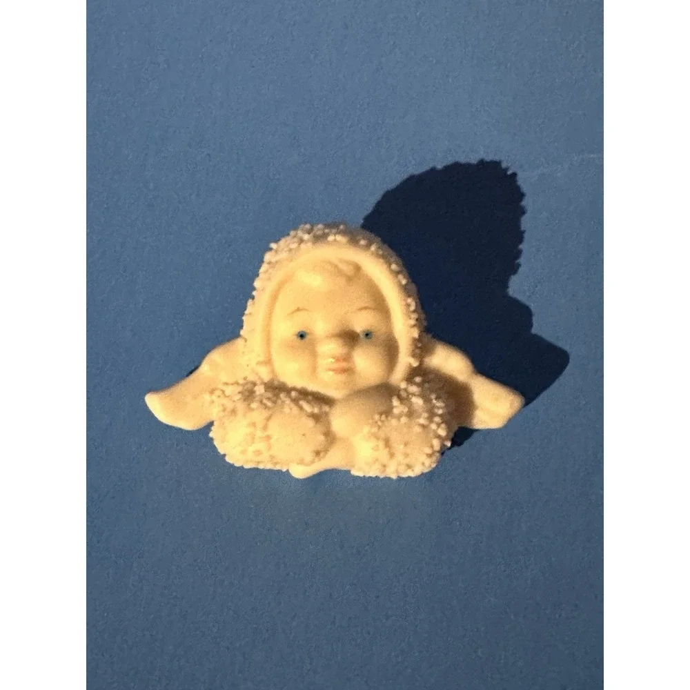 SNOW BABY, WINGED. DEPT.‎ 56 BROOCH Pin VTG 1997 Friendship EC